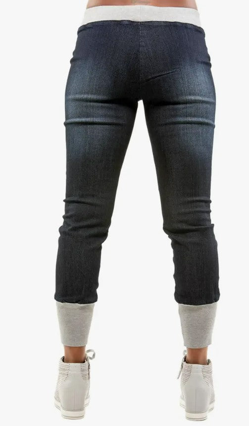 JOGGERS WITH A TWIST