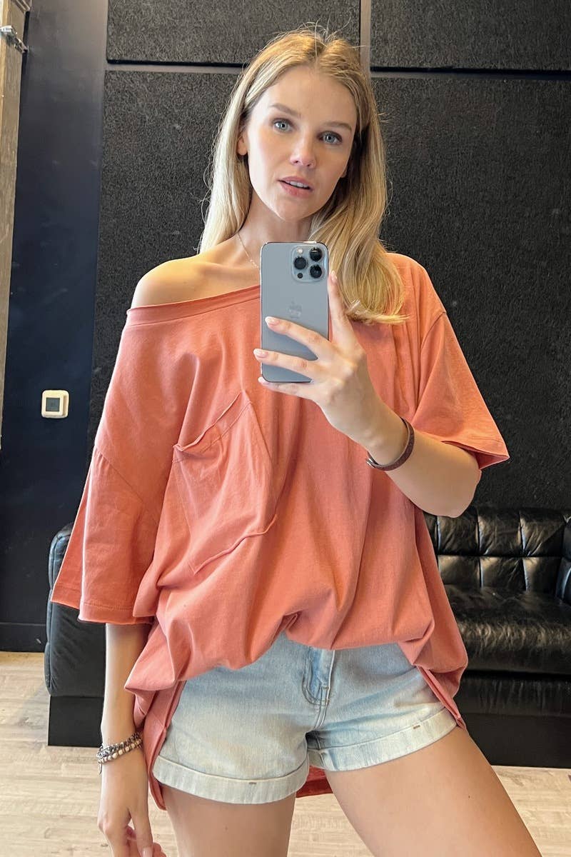 ...Oversized Front pocket raw edge tee: ASH ROSE-134856 / S