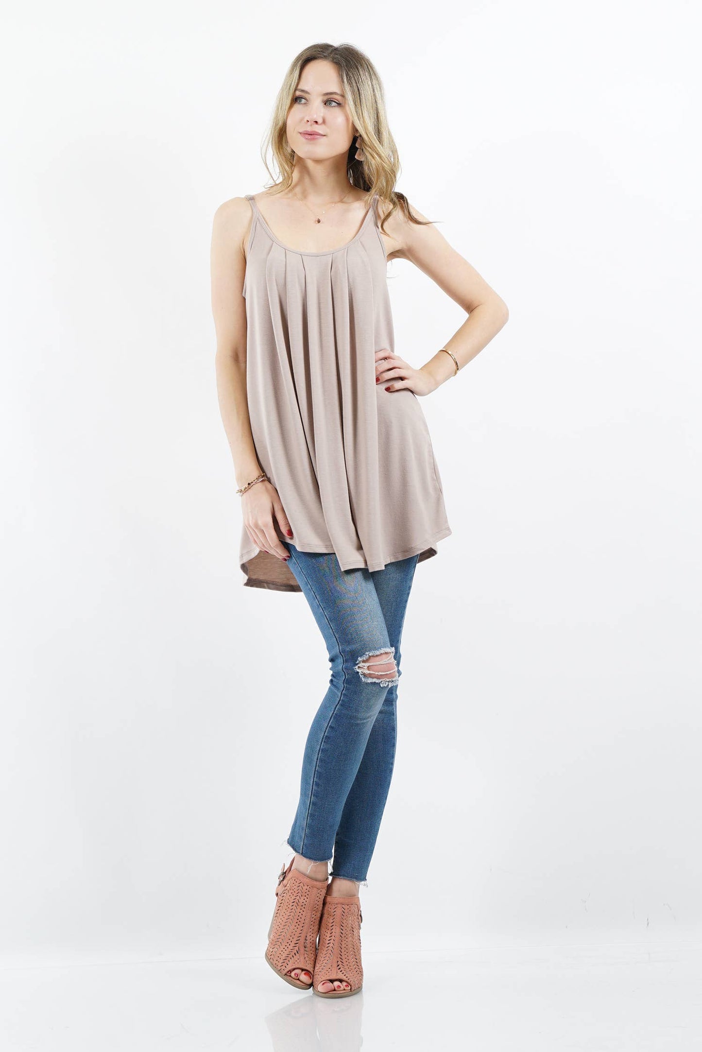 ',,.....SI-15804 PLEATED CAMI WITH ADJUSTABLE STRAPS: MOCHA-82066 / XL
