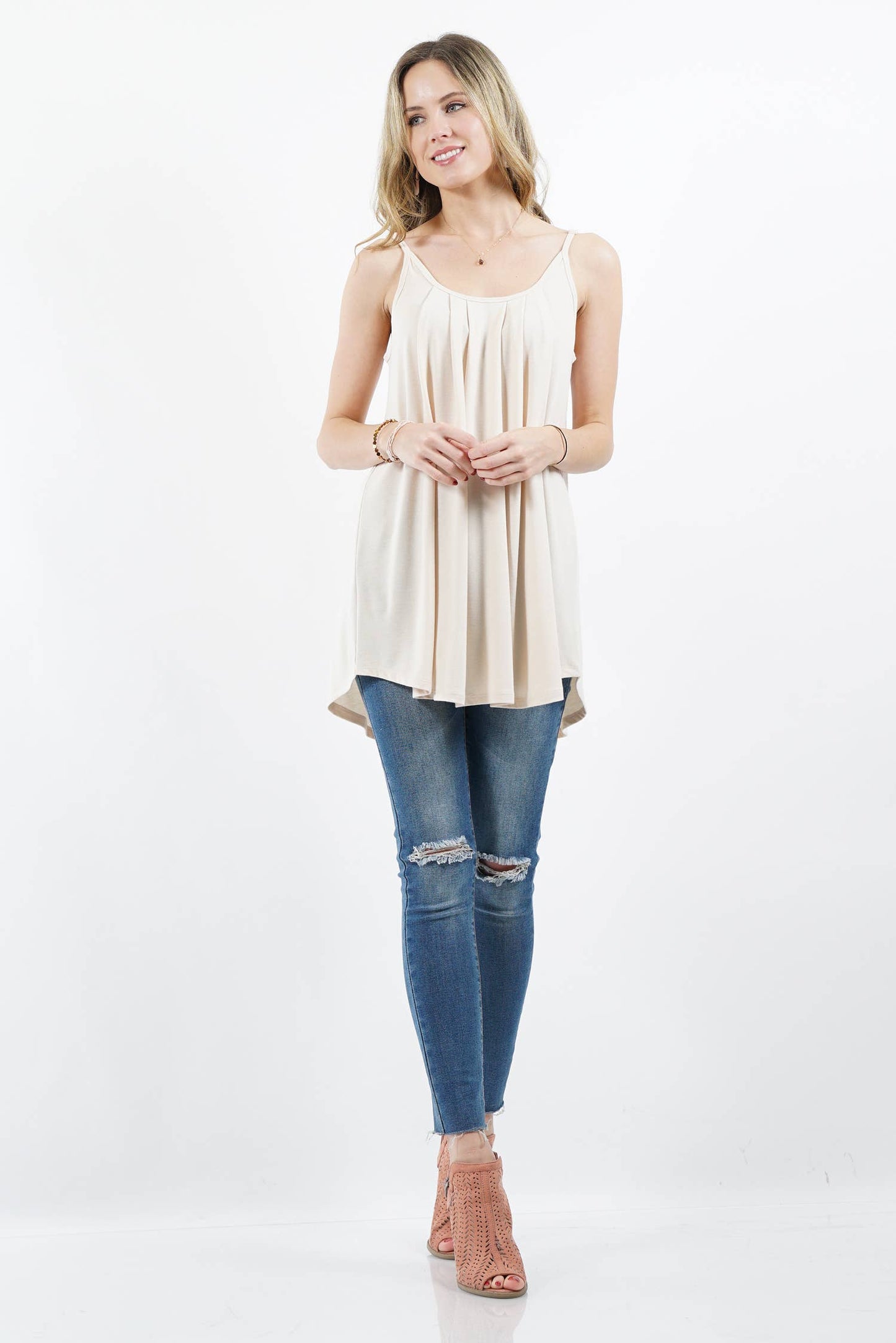 ',,.....SI-15804 PLEATED CAMI WITH ADJUSTABLE STRAPS: MOCHA-82066 / M